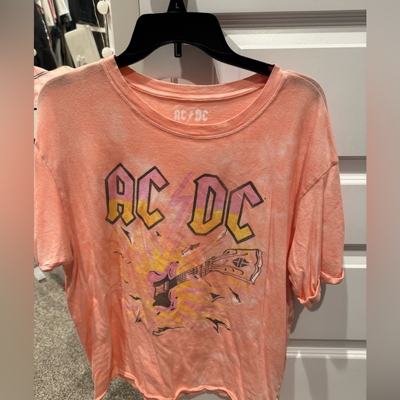 Ac/dc tee - Picture 1 of 1
